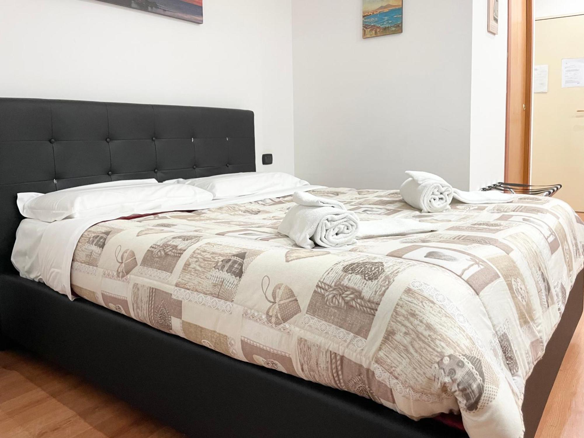 Napolidays Toledo Apartment By Dimorra Exterior foto
